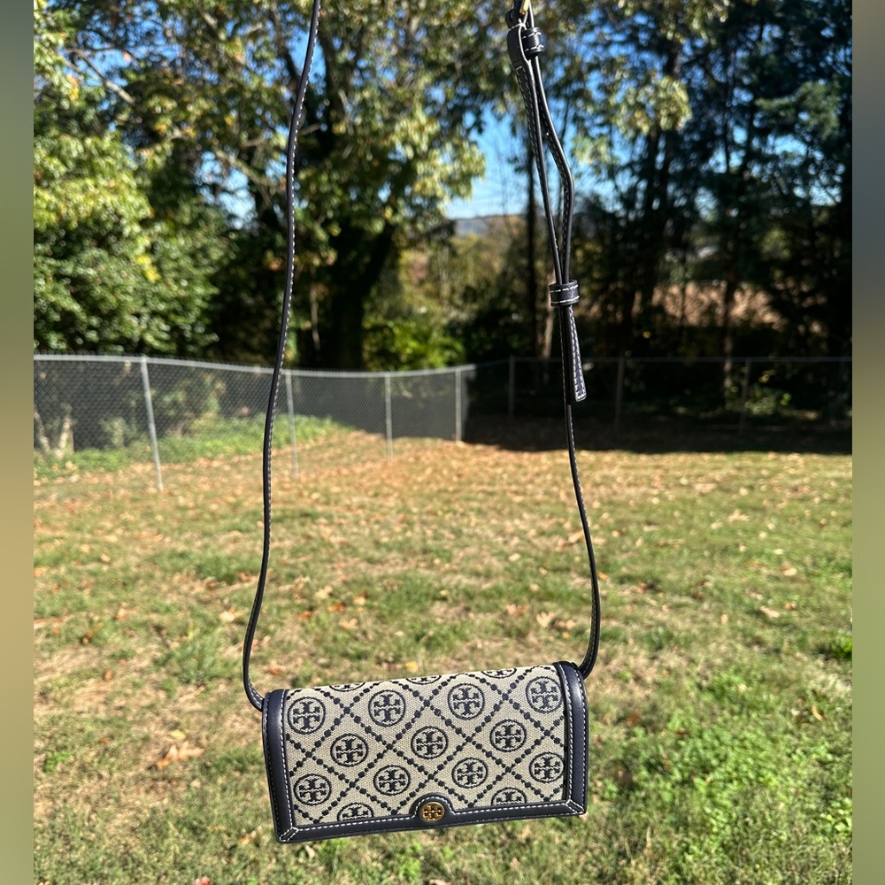 Tory Burch NWT Wallet Crossbody T Monogram Jacquard R $348 - Picture 5 of 9